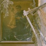 1995. Bottega di Michele Del Vecchio in via S.Francesco. Palme benedette poste vicino al quadro