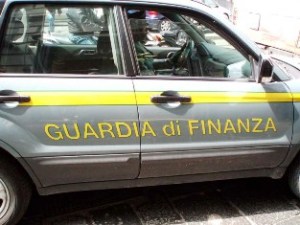 Guardia di Finanza auto (image: video-com.it) Guardia di Finanza auto (image: video-com.it)