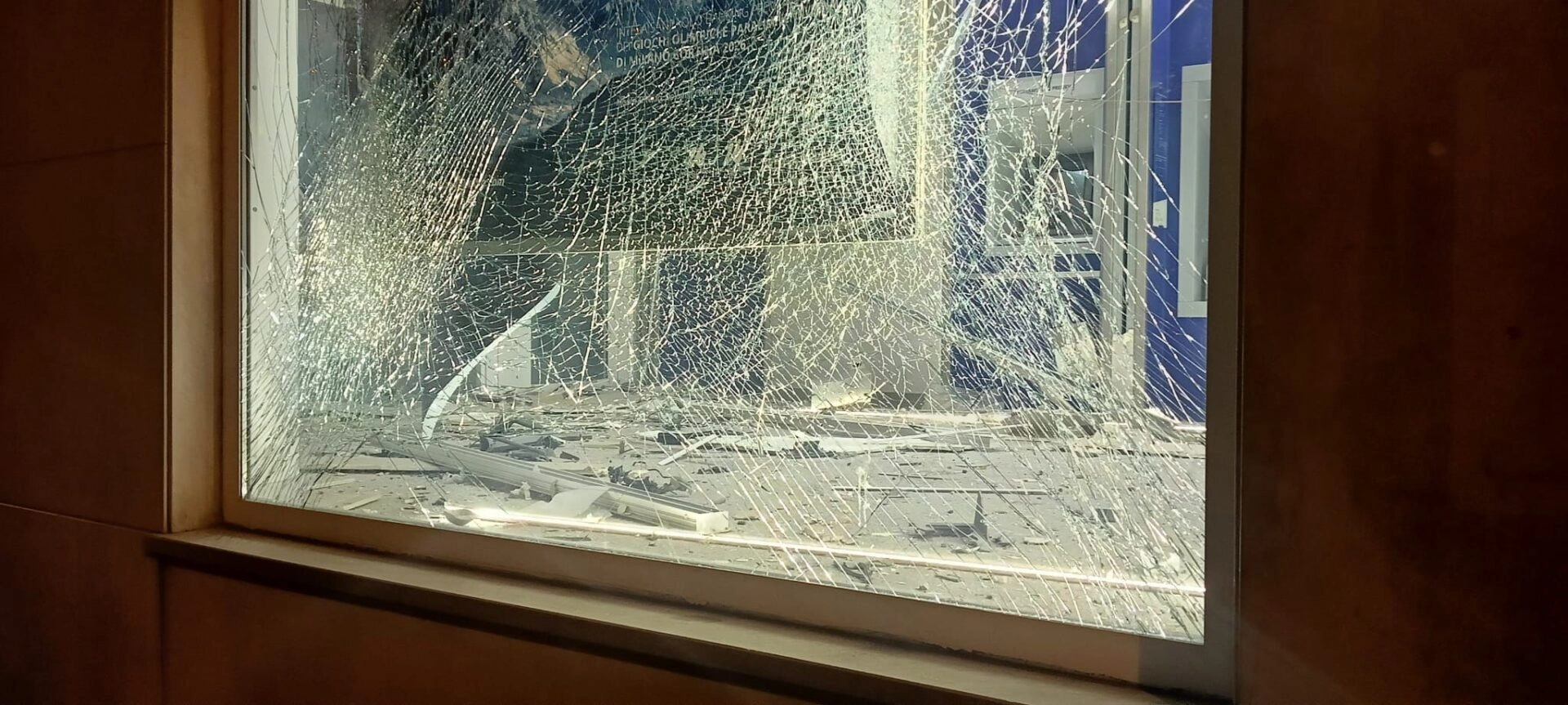 San Severo, assalto al bancomat della Banca Intesa: esplosione nella notte, gravi danni alla filiale