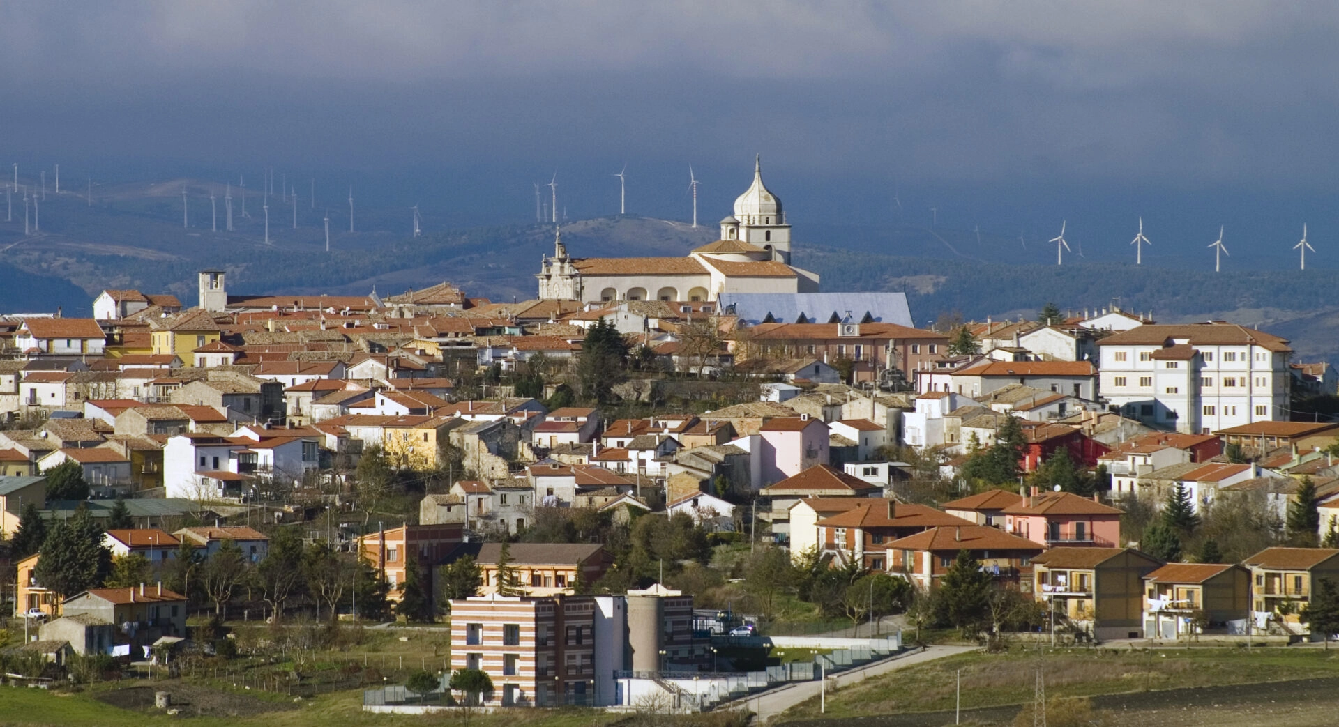 Monteleone di Puglia, la divisa e il confine sottile tra critica politica e rispetto istituzionale