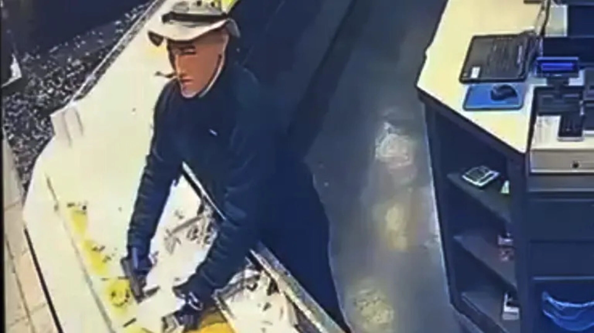 Incastrati da una sosta in rosticceria: catturati i due sanseveresi dopo la rapina da 325mila euro a Ravenna